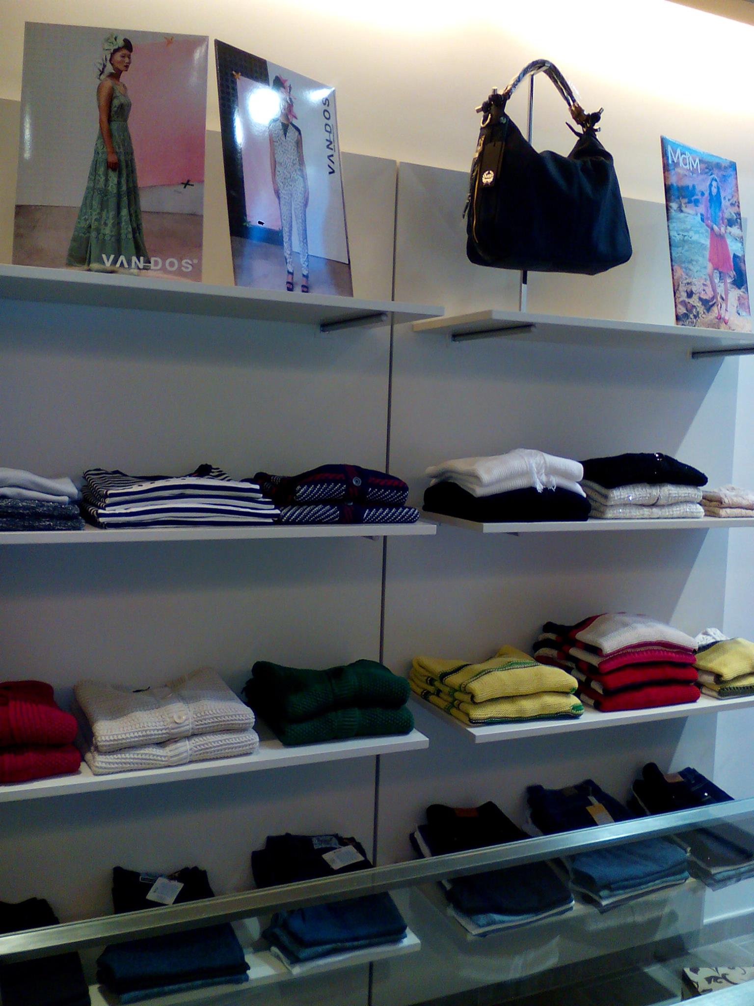 interior tienda moda Yedra